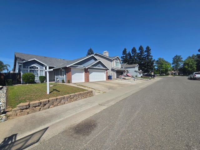 8212 Newbury Park Ct, Sacramento, CA 95828