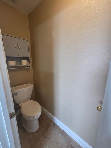 8212 Newbury Park Ct, Sacramento, CA 95828