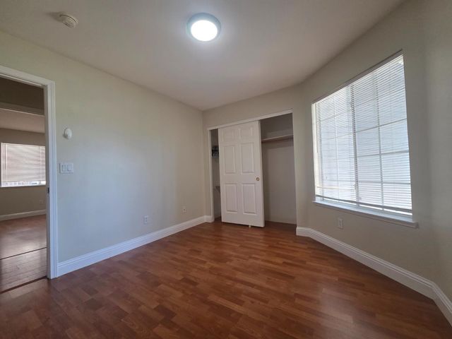 8212 Newbury Park Ct, Sacramento, CA 95828