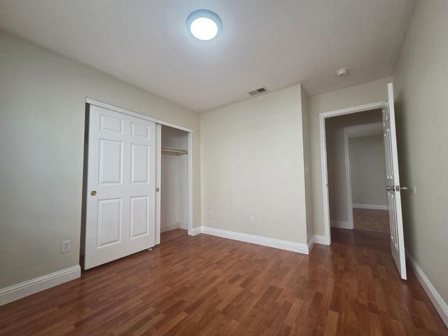 8212 Newbury Park Ct, Sacramento, CA 95828