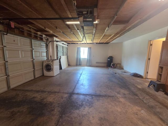 8212 Newbury Park Ct, Sacramento, CA 95828