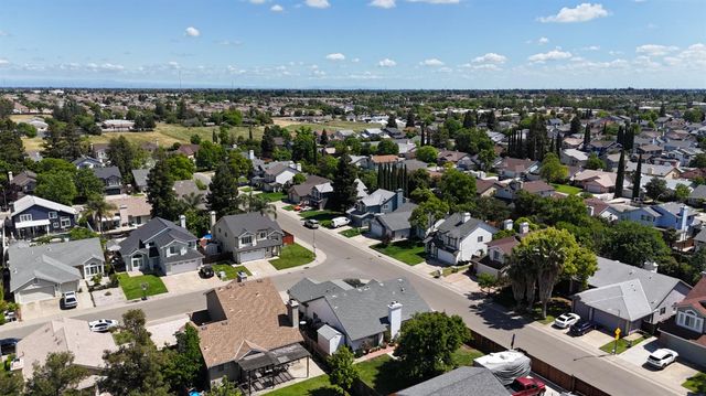 8212 Newbury Park Ct, Sacramento, CA 95828