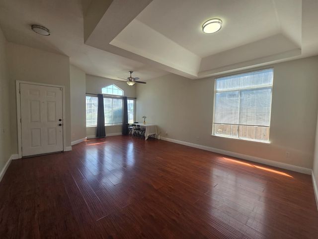 8212 Newbury Park Ct, Sacramento, CA 95828