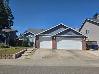 8212 Newbury Park Ct, Sacramento, CA 95828