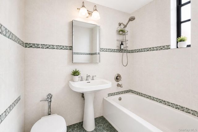 7609 4th Avenue F1, Brooklyn, NY 11209