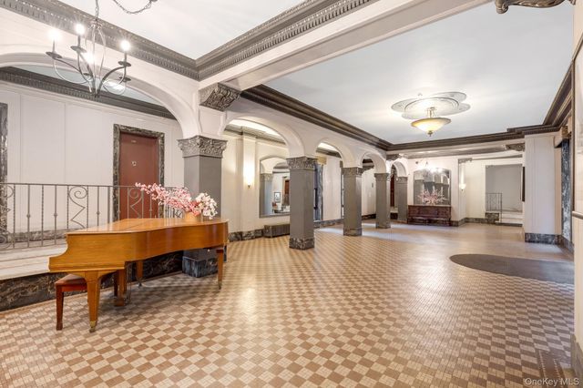 7609 4th Avenue F1, Brooklyn, NY 11209