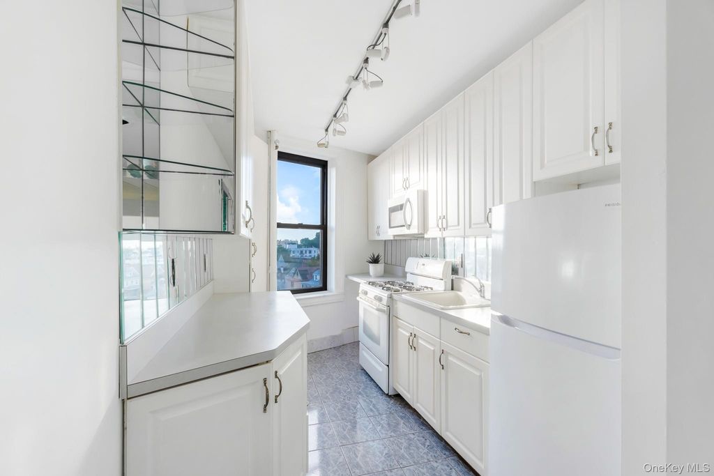 7609 4th Avenue F1, Brooklyn, NY 11209 — photo 4