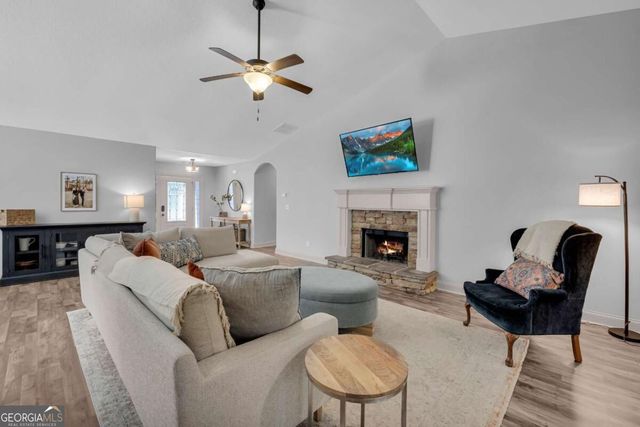 111 Buttercup Lane, Bogart, GA 30622