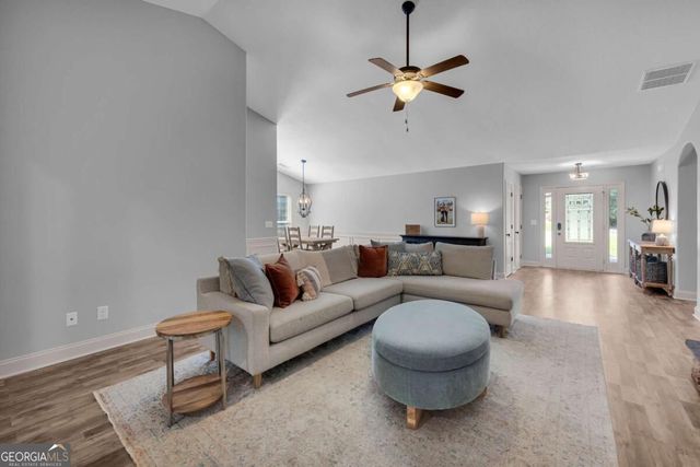 111 Buttercup Lane, Bogart, GA 30622