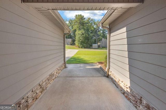 111 Buttercup Lane, Bogart, GA 30622