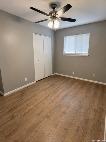 844 E Sunshine Dr Apt 202, San Antonio, TX 78228
