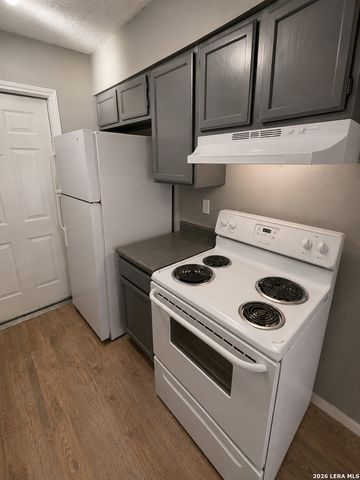 844 E Sunshine Dr Apt 202, San Antonio, TX 78228