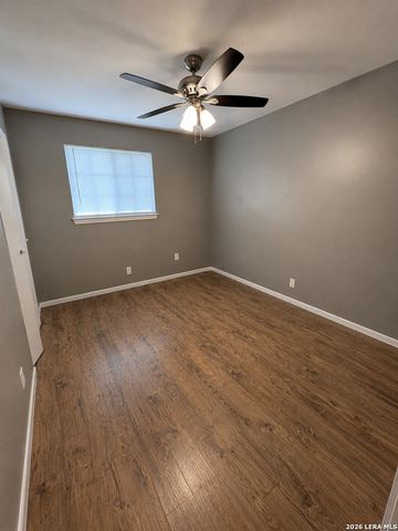 844 E Sunshine Dr Apt 202, San Antonio, TX 78228