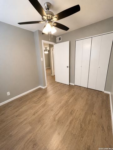 844 E Sunshine Dr Apt 202, San Antonio, TX 78228