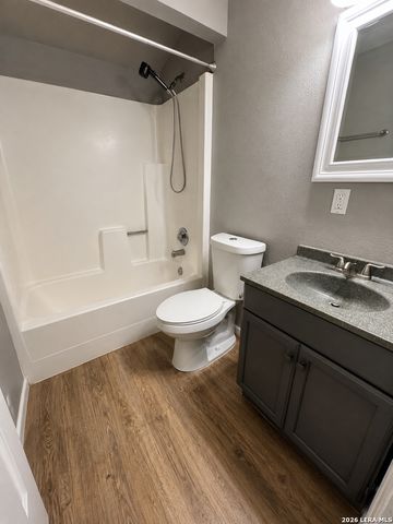 844 E Sunshine Dr Apt 202, San Antonio, TX 78228