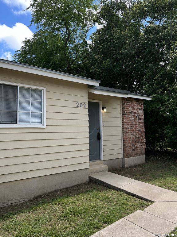 844 E Sunshine Dr Apt 202, San Antonio, TX 78228