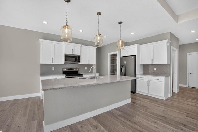2224 Vera Way, Cedar Falls, IA 50613