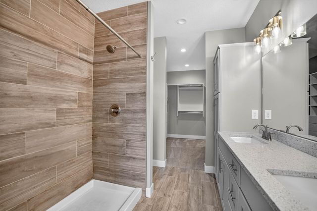 2224 Vera Way, Cedar Falls, IA 50613