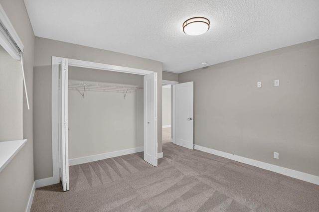 2224 Vera Way, Cedar Falls, IA 50613