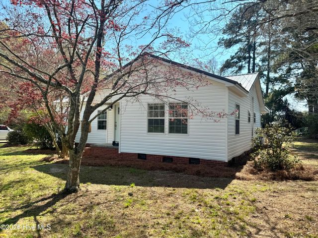 6195 Red Hill Road, Whiteville, NC 28472