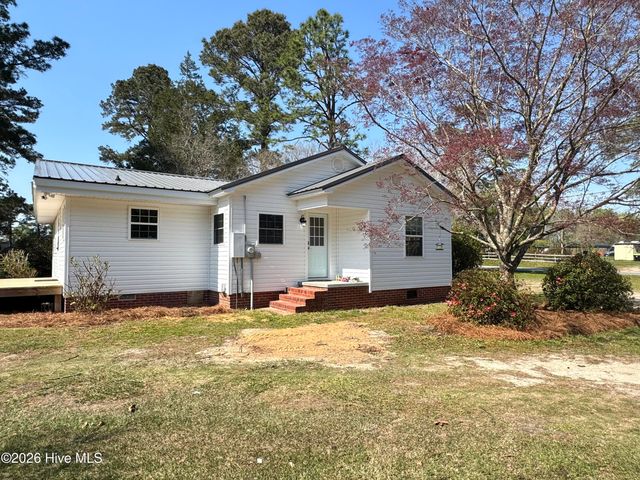 6195 Red Hill Road, Whiteville, NC 28472