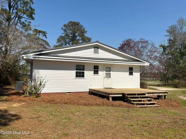 6195 Red Hill Road, Whiteville, NC 28472