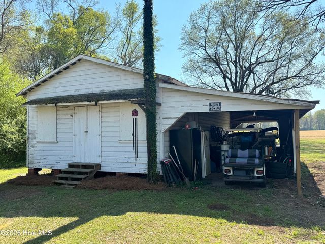 6195 Red Hill Road, Whiteville, NC 28472