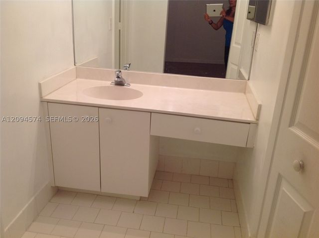 606 NW 208th Way 208, Pembroke Pines, FL 33029