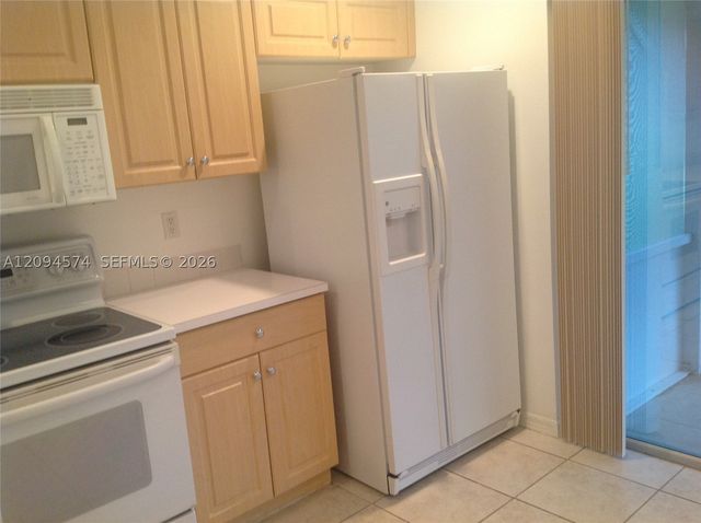 606 NW 208th Way 208, Pembroke Pines, FL 33029