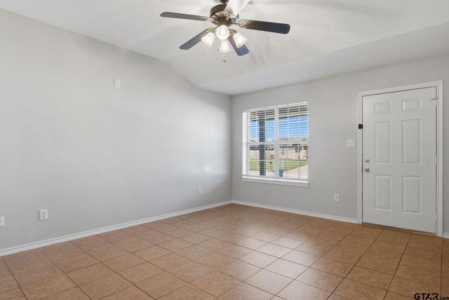 208 Shelley, Lindale, TX 75771