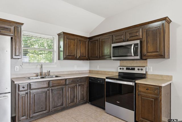 208 Shelley, Lindale, TX 75771