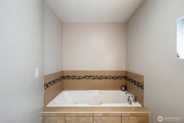 803 Elizabeth Street, Kelso, WA 98626