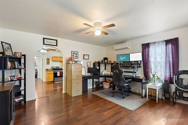 803 Elizabeth Street, Kelso, WA 98626