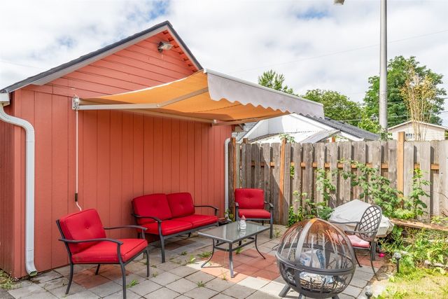 803 Elizabeth Street, Kelso, WA 98626