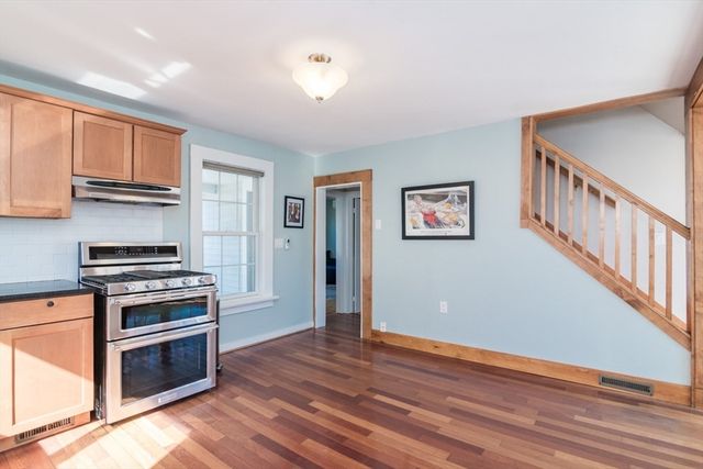 31 Lilly St, Northampton, MA 01062