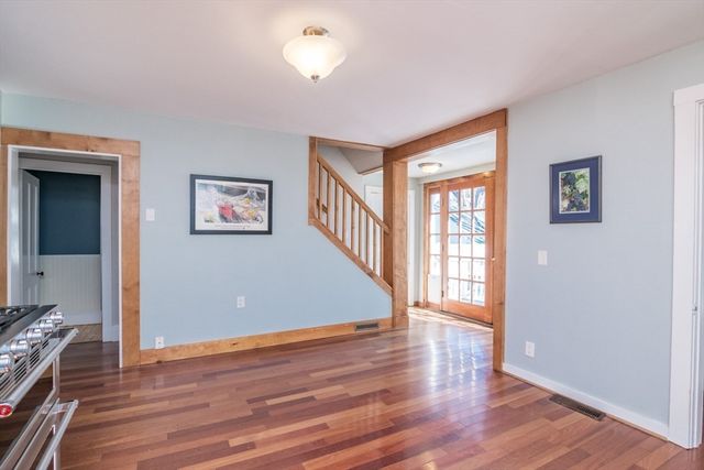 31 Lilly St, Northampton, MA 01062