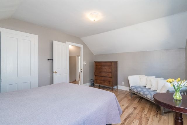 31 Lilly St, Northampton, MA 01062