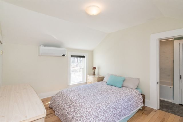 31 Lilly St, Northampton, MA 01062