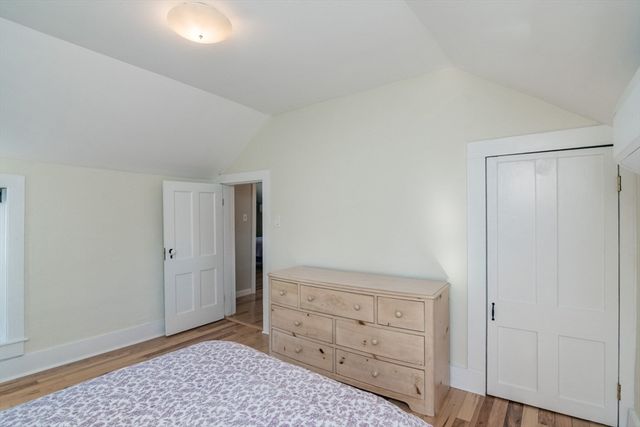 31 Lilly St, Northampton, MA 01062