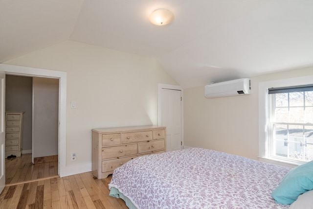 31 Lilly St, Northampton, MA 01062