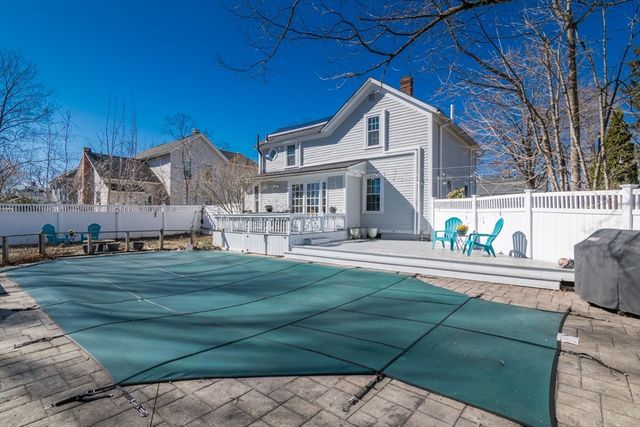 31 Lilly St, Northampton, MA 01062