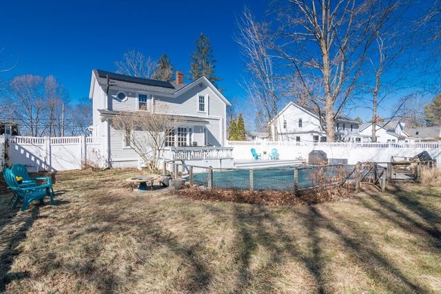 31 Lilly St, Northampton, MA 01062