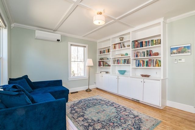 31 Lilly St, Northampton, MA 01062