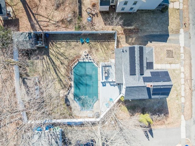 31 Lilly St, Northampton, MA 01062