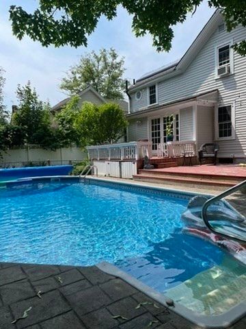 31 Lilly St, Northampton, MA 01062