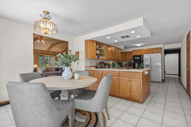 2416 W Dean COURT, River Hills, WI 53217