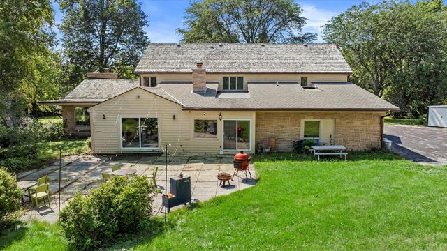 2416 W Dean COURT, River Hills, WI 53217