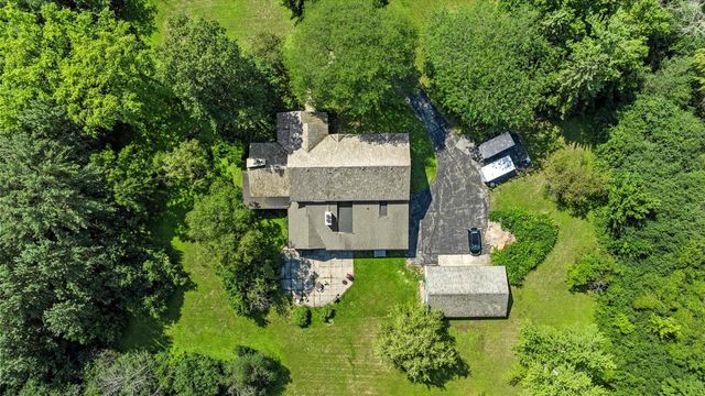 2416 W Dean COURT, River Hills, WI 53217