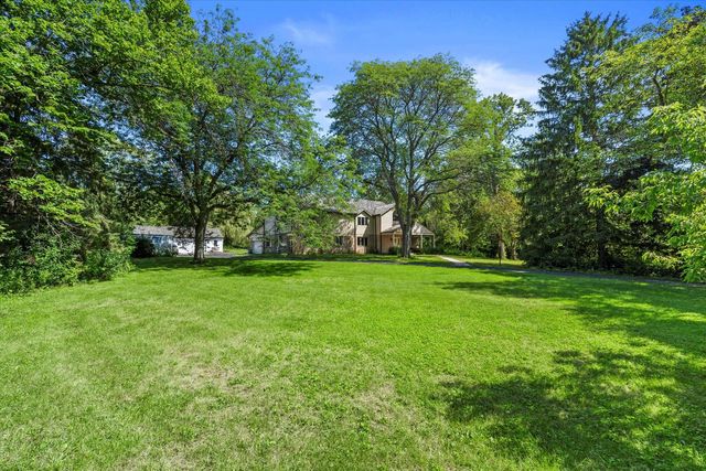 2416 W Dean COURT, River Hills, WI 53217