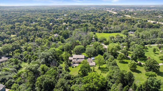 2416 W Dean COURT, River Hills, WI 53217